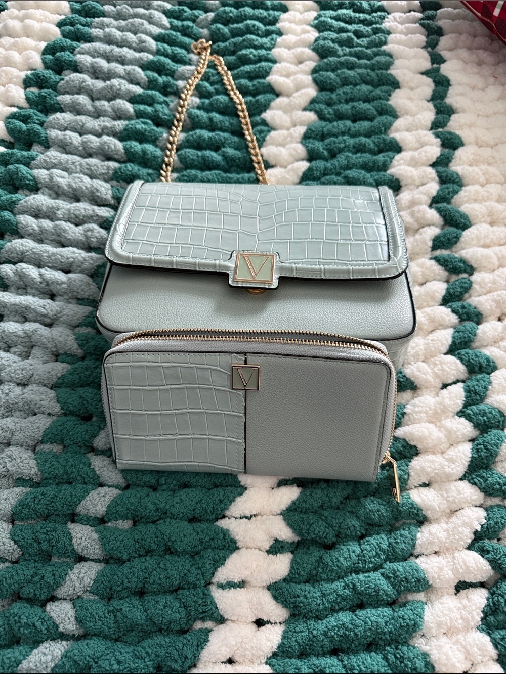 Vegan Leather Crossbody Bag and Wallet Set in Light Green